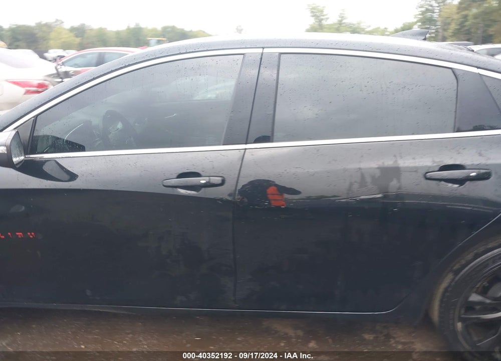 2018 CHEVROLET MALIBU LT VIN: 1G1ZD5ST8JF191030