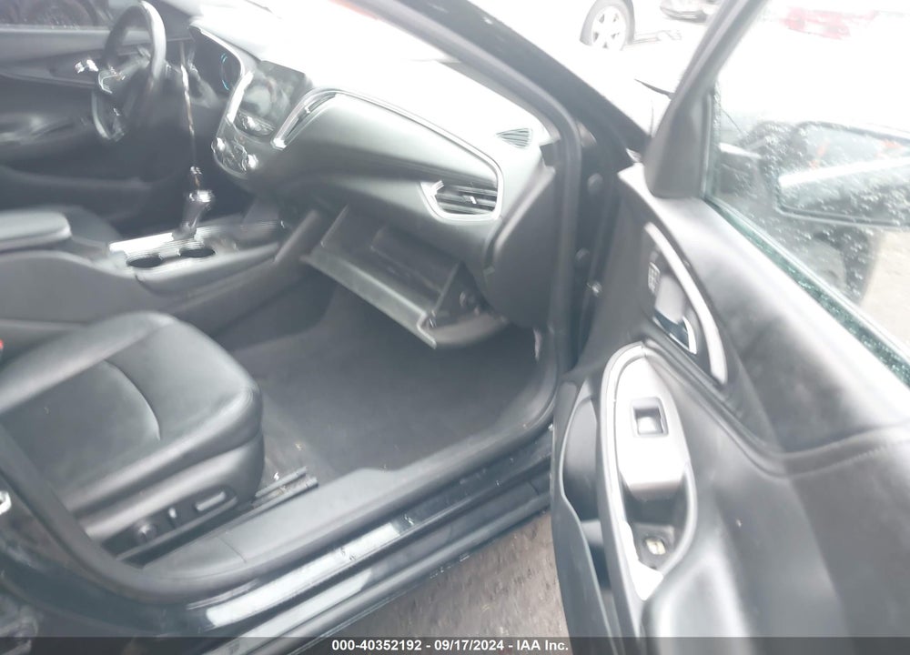 2018 CHEVROLET MALIBU LT VIN: 1G1ZD5ST8JF191030