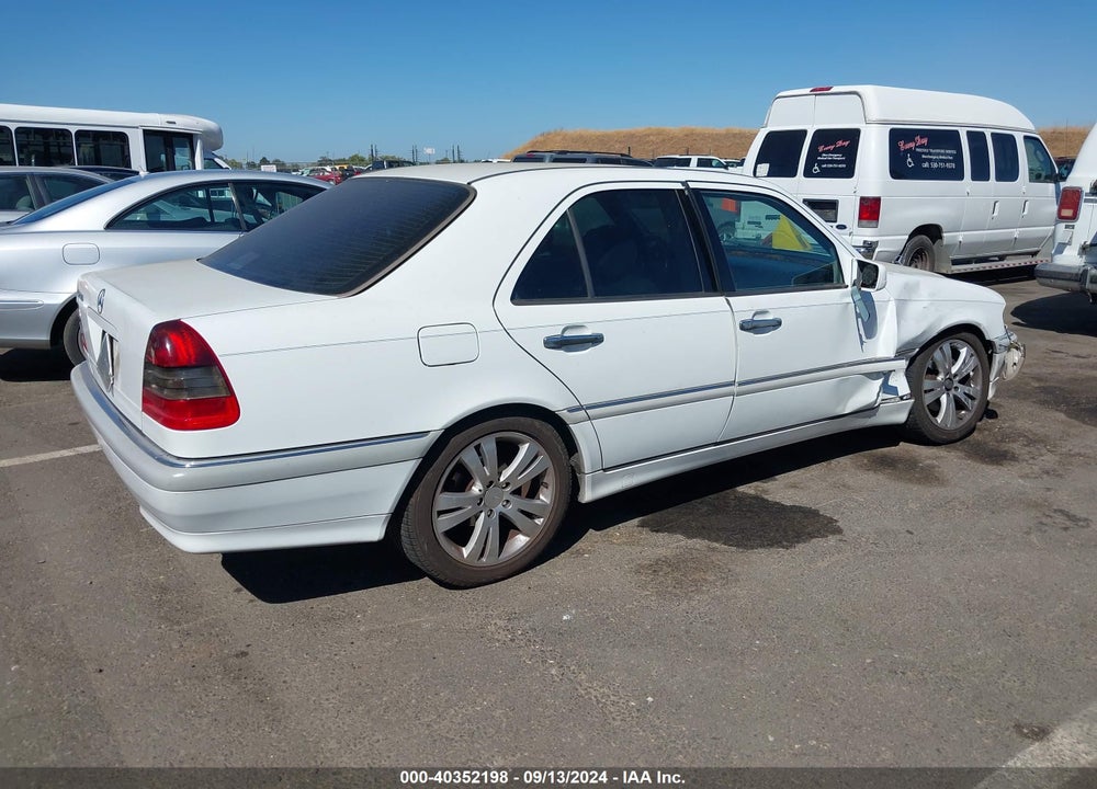 1998 MERCEDES-BENZ C 230 VIN: WDBHA23G3WA617365