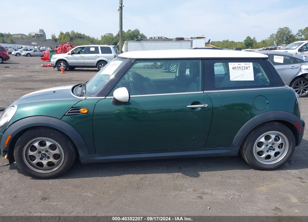 2013 MINI HARDTOP COOPER VIN: WMWSU3C51DT680661