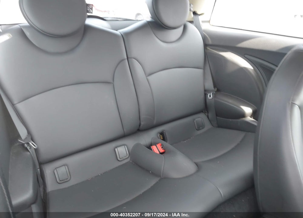 2013 MINI HARDTOP COOPER VIN: WMWSU3C51DT680661