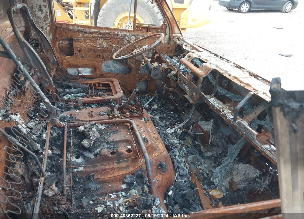 1994 ISUZU NPR VIN: JALB4B1K8R7009928