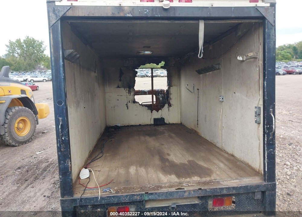 1994 ISUZU NPR VIN: JALB4B1K8R7009928