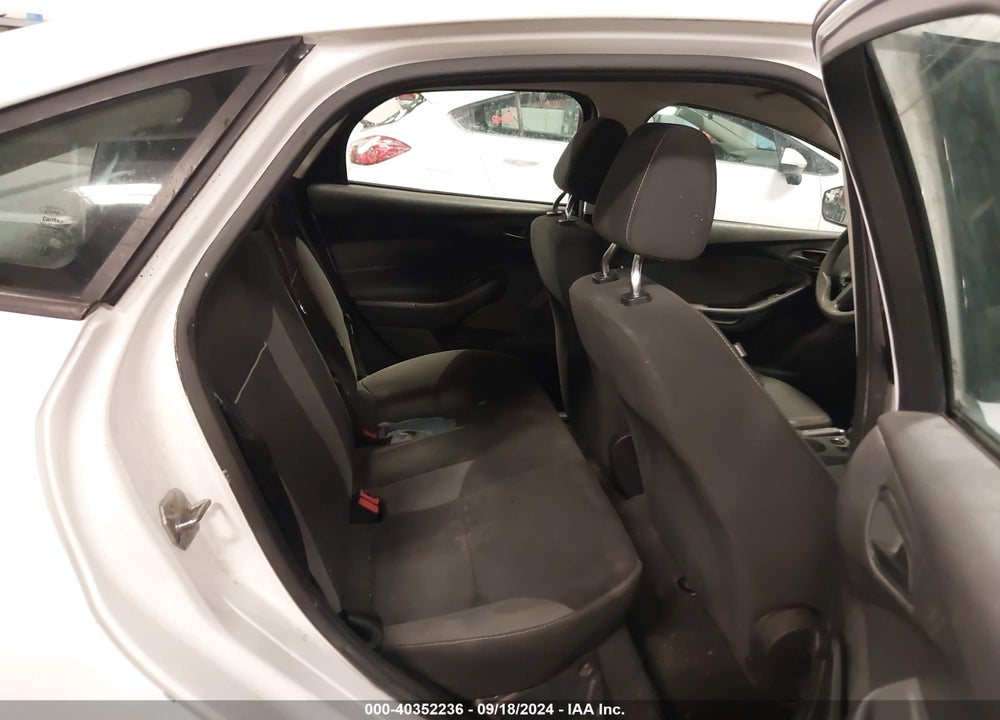 2013 FORD FOCUS VIN: 1FADP3E22DL212580