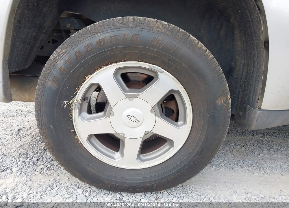 2005 CHEVROLET TRAILBLAZER LS VIN: 1GNDT13S452107342