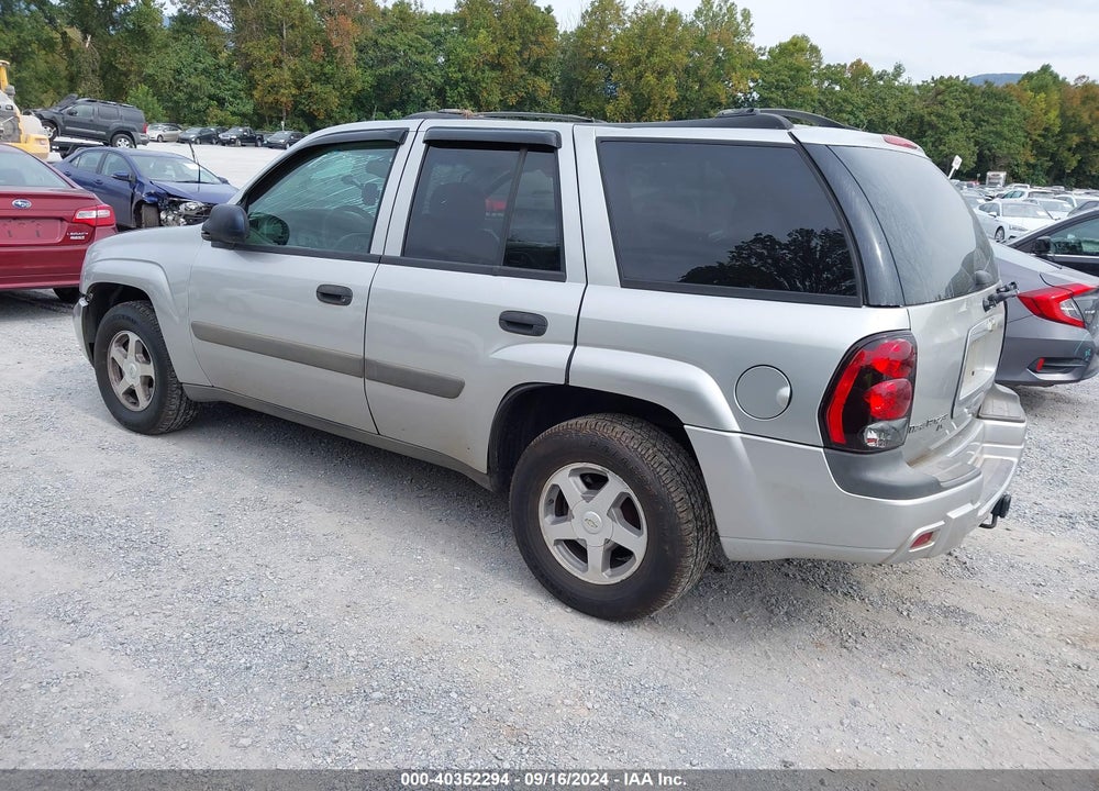 2005 CHEVROLET TRAILBLAZER LS VIN: 1GNDT13S452107342