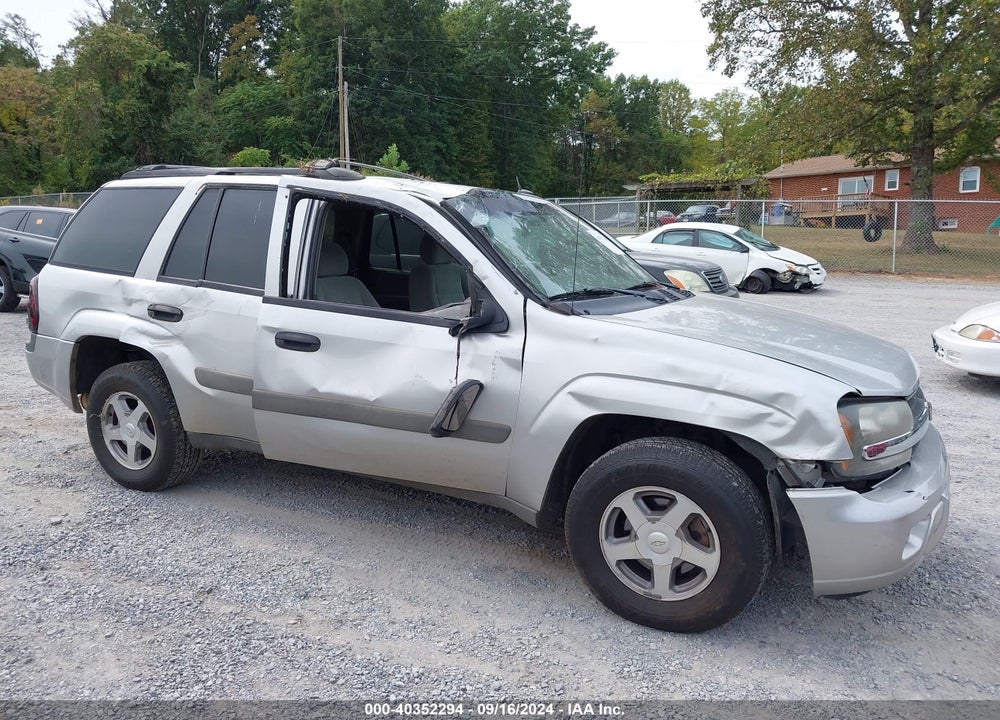 2005 CHEVROLET TRAILBLAZER LS VIN: 1GNDT13S452107342
