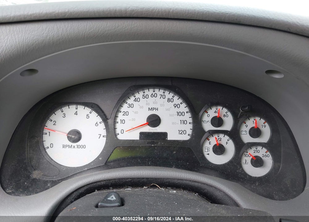 2005 CHEVROLET TRAILBLAZER LS VIN: 1GNDT13S452107342