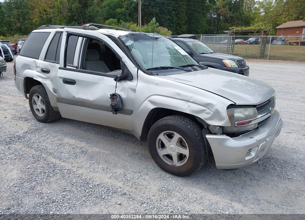 2005 CHEVROLET TRAILBLAZER LS VIN: 1GNDT13S452107342