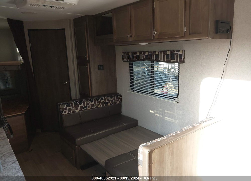 2018 COLEMAN LANTERN VIN: 4YDT21523JH938114