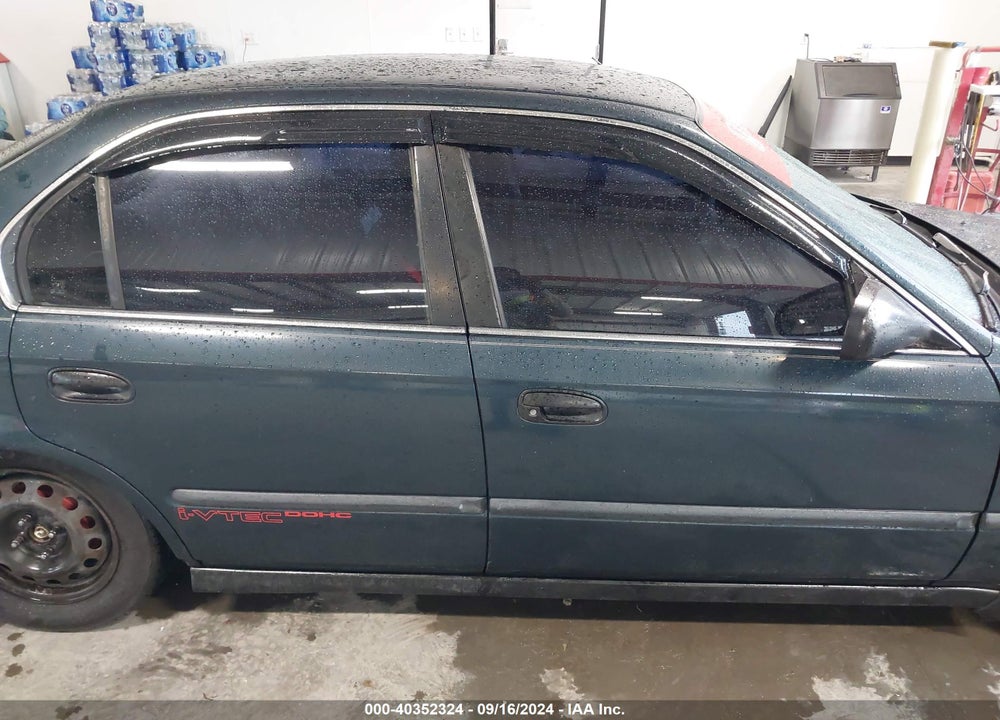 1998 HONDA CIVIC LX VIN: 2HGEJ657XWH504394