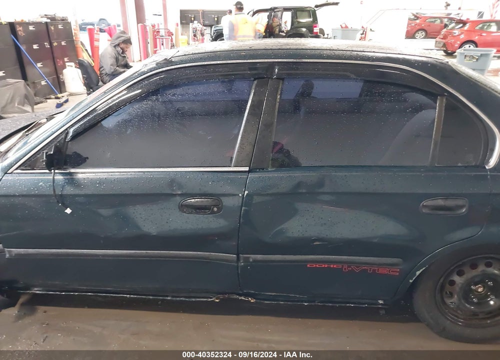 1998 HONDA CIVIC LX VIN: 2HGEJ657XWH504394