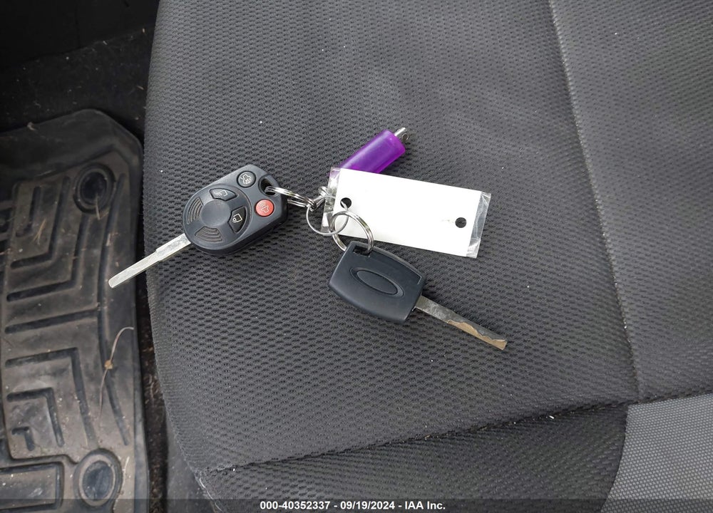 2014 FORD FOCUS SE VIN: 1FADP3F27EL115049