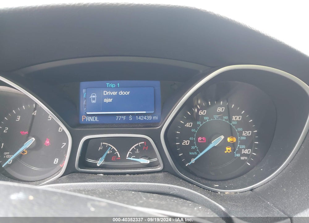 2014 FORD FOCUS SE VIN: 1FADP3F27EL115049