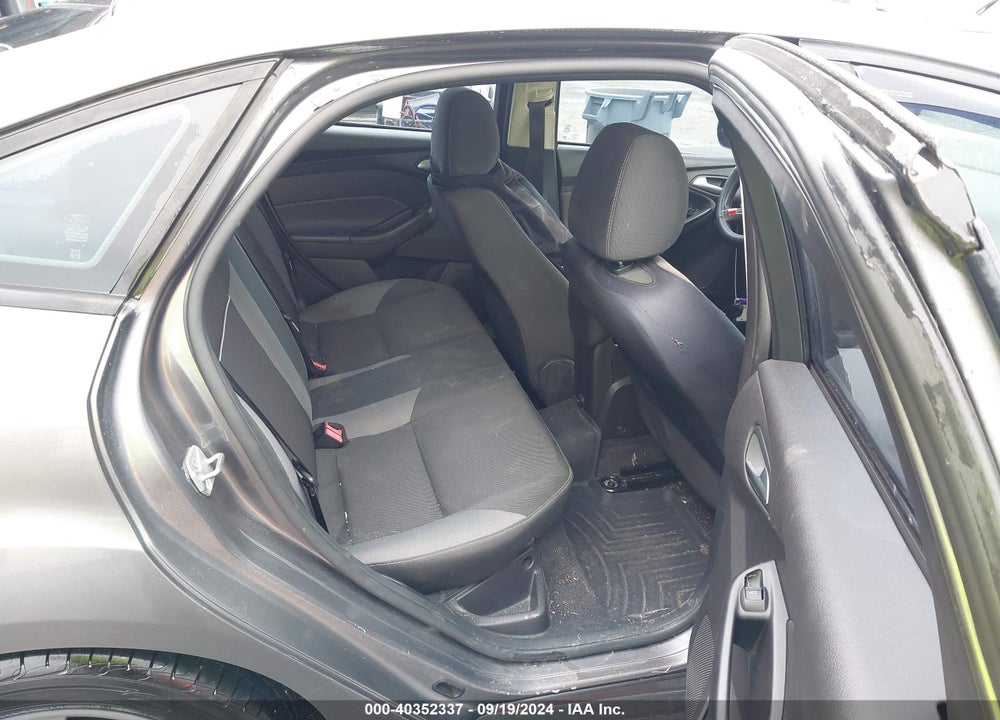 2014 FORD FOCUS SE VIN: 1FADP3F27EL115049