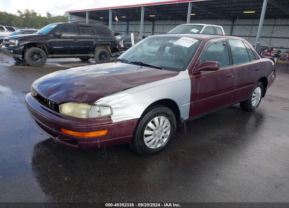 1992 TOYOTA CAMRY LE VIN: 4T1SK12E6NU017883