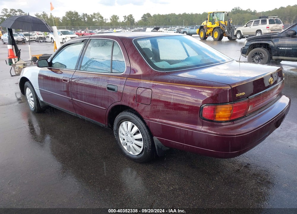 1992 TOYOTA CAMRY LE VIN: 4T1SK12E6NU017883