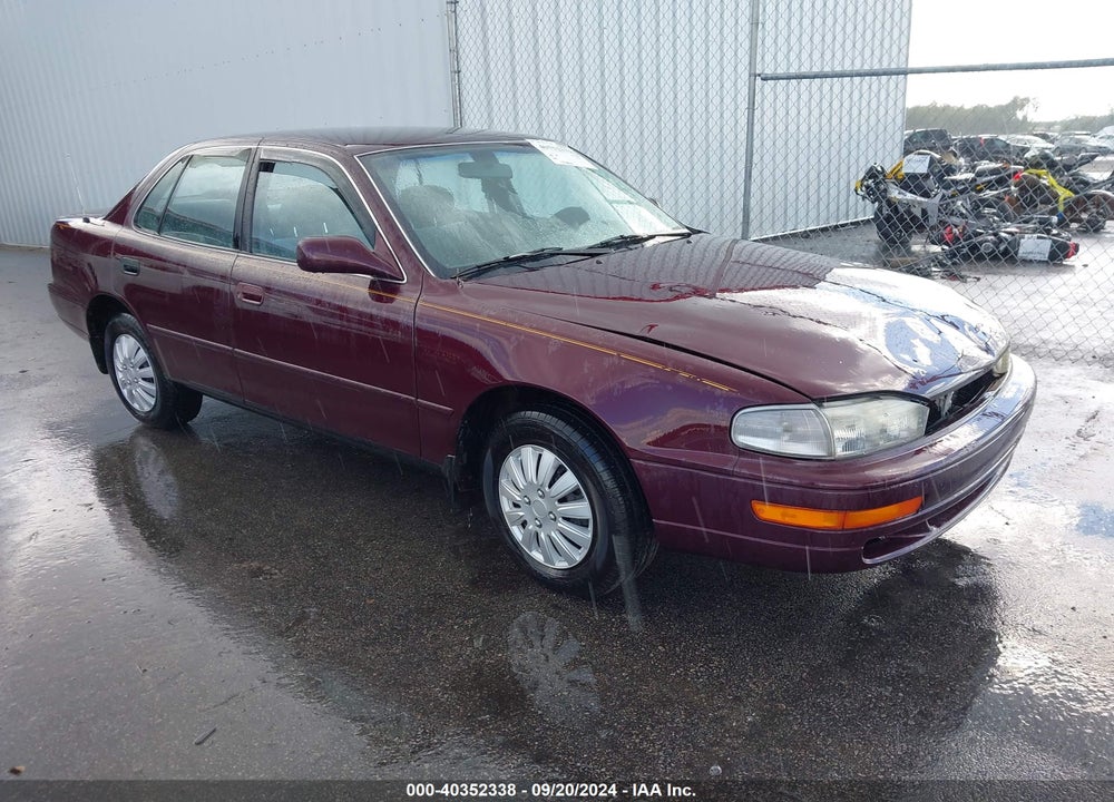1992 TOYOTA CAMRY LE VIN: 4T1SK12E6NU017883