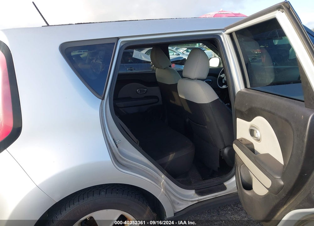 2014 KIA SOUL VIN: KNDJN2A22E7704846