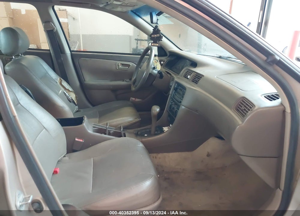1999 TOYOTA CAMRY LE VIN: 4T1BG22K7XU892373