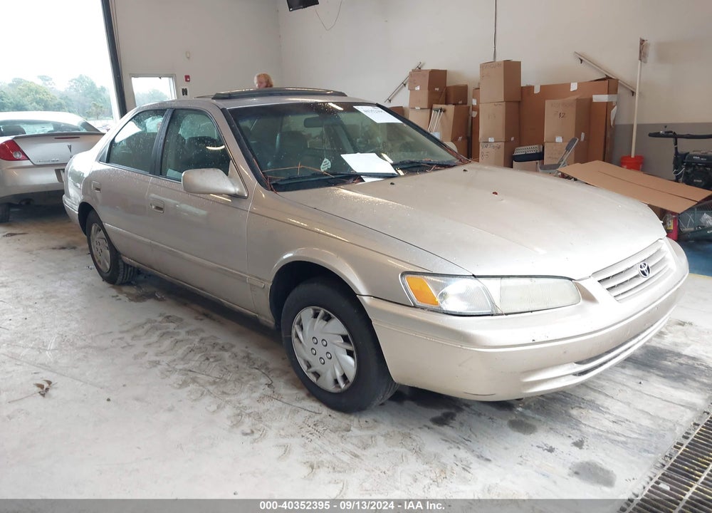 1999 TOYOTA CAMRY LE VIN: 4T1BG22K7XU892373