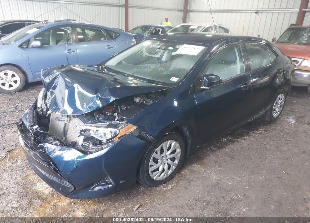 2018 TOYOTA COROLLA LE VIN: 2T1BURHE4JC042762