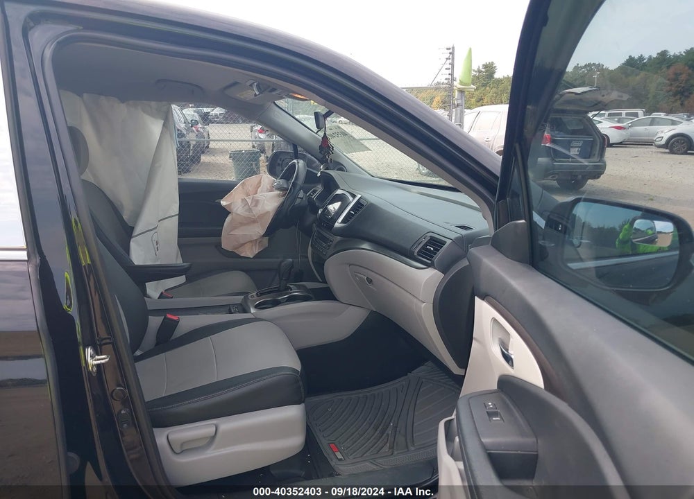 2018 HONDA PILOT EX VIN: 5FNYF6H38JB054359
