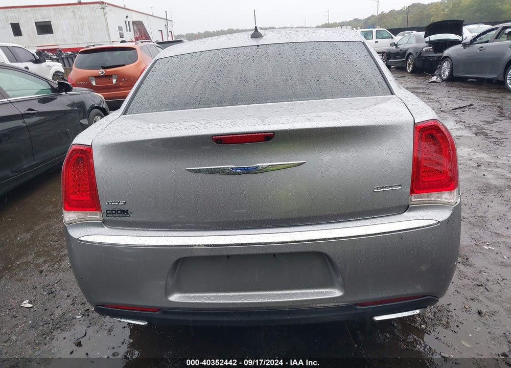 2018 CHRYSLER 300 LIMITED AWD VIN: 2C3CCAKG5JH175074