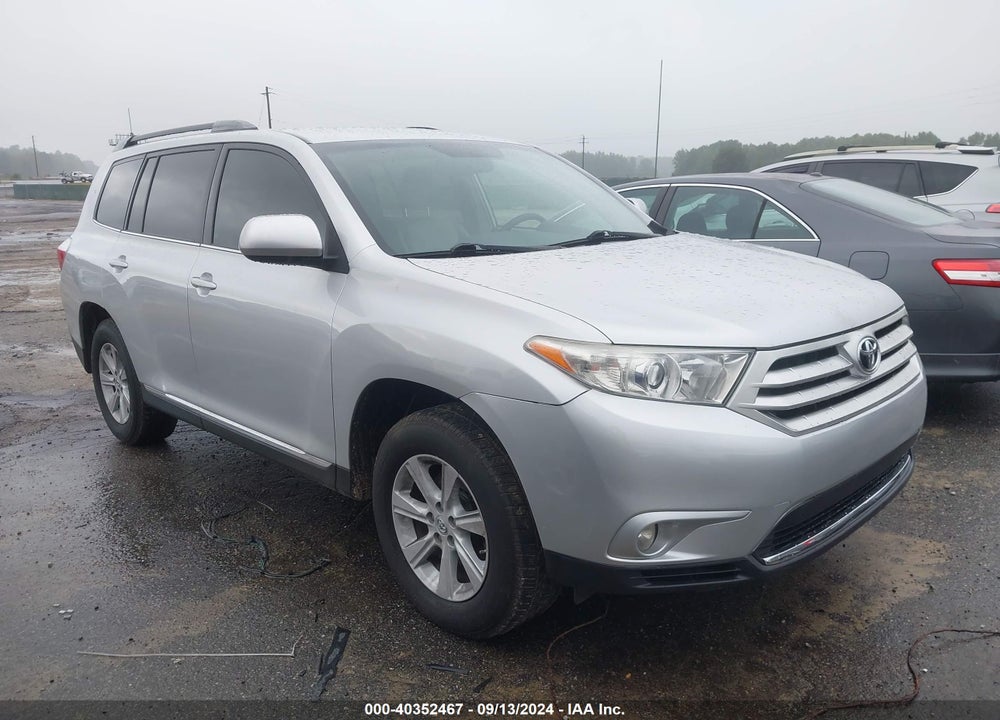 2013 TOYOTA HIGHLANDER BASE PLUS V6 VIN: 5TDZK3EH6DS135522