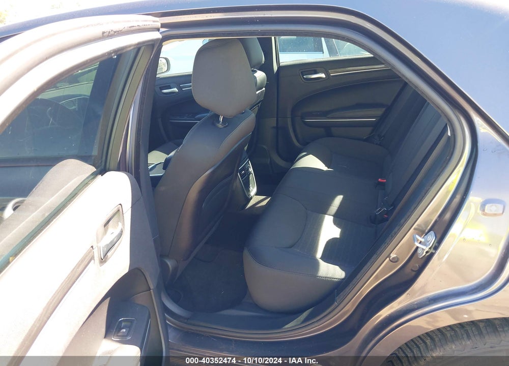 2018 CHRYSLER 300 TOURING AWD VIN: 2C3CCARG6JH321262