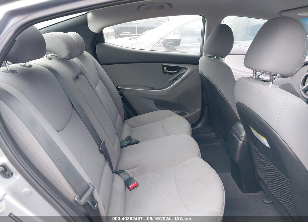 2015 HYUNDAI ELANTRA SE VIN: 5NPDH4AE2FH626821