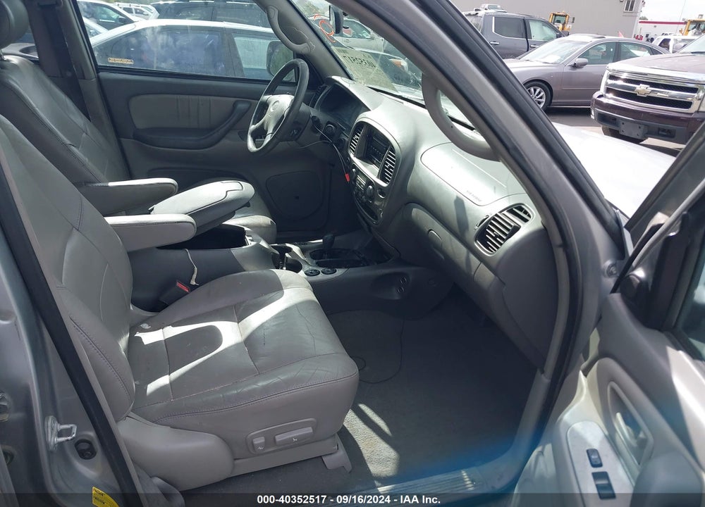 2002 TOYOTA SEQUOIA LIMITED V8 VIN: 5TDBT48A42S113745