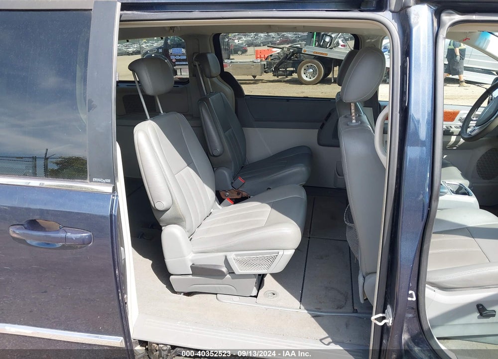 2009 CHRYSLER TOWN & COUNTRY TOURING VIN: 2A8HR54179R609882