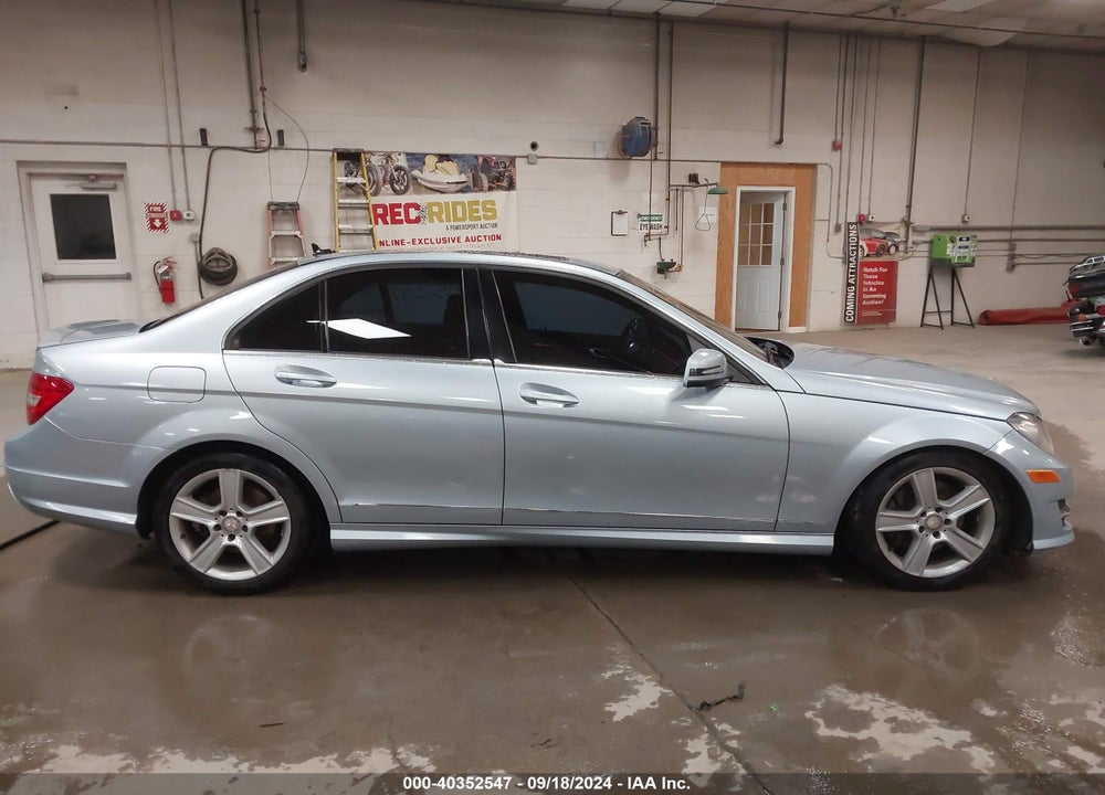 2013 MERCEDES-BENZ C 300 LUXURY 4MATIC/SPORT 4MATIC VIN: WDDGF8AB1DG025956
