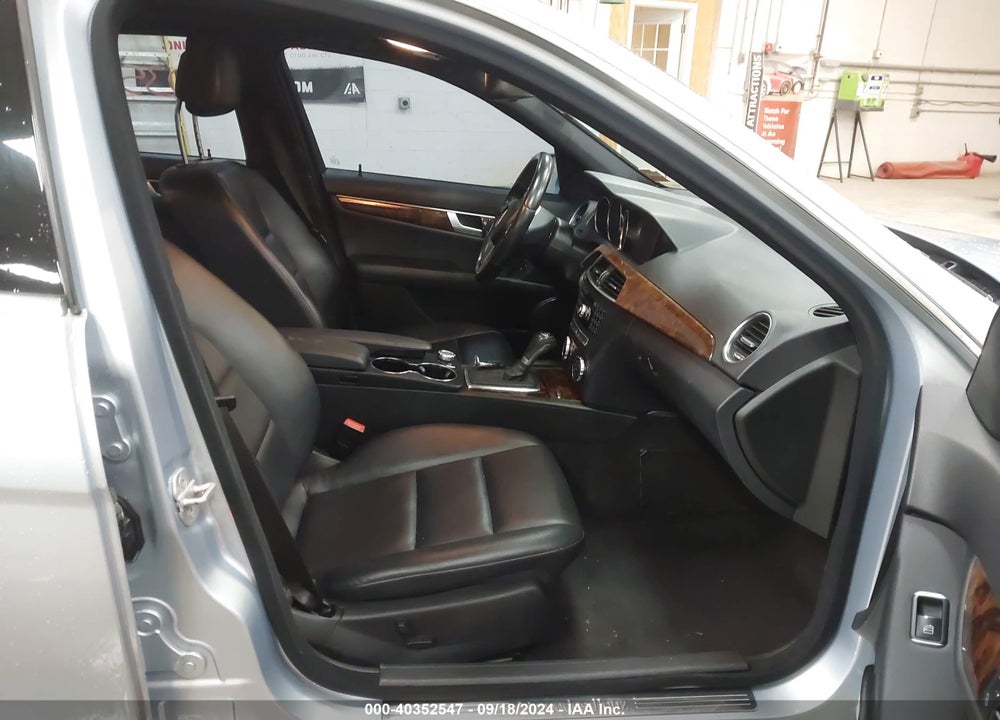2013 MERCEDES-BENZ C 300 LUXURY 4MATIC/SPORT 4MATIC VIN: WDDGF8AB1DG025956