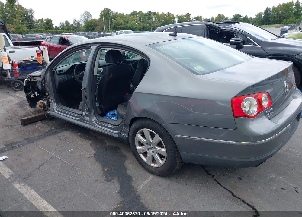 2007 VOLKSWAGEN PASSAT 2.0T VIN: WVWAK73C77P099172