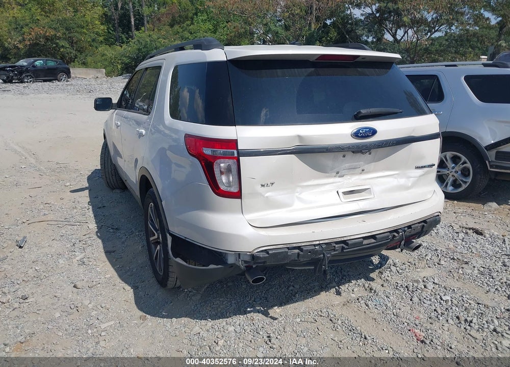 2015 FORD EXPLORER XLT VIN: 1FM5K7D85FGA50994