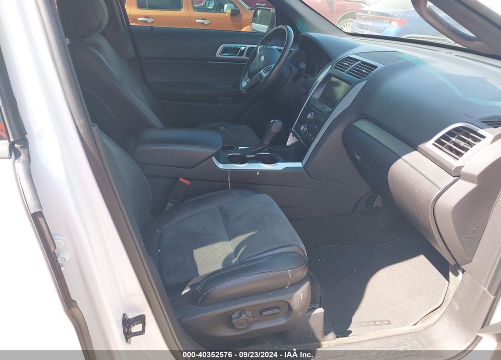 2015 FORD EXPLORER XLT VIN: 1FM5K7D85FGA50994