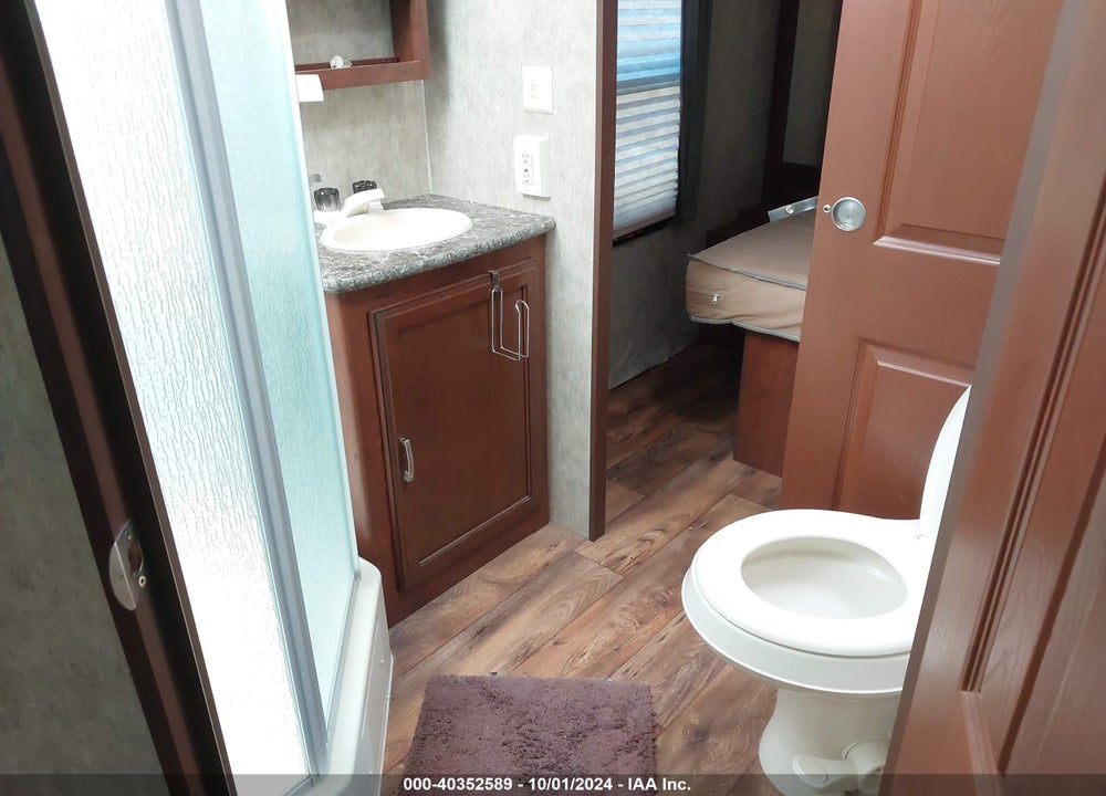 2015 KEYSTONE PASSPORT 30RL VIN: 4YDT30R20FT412190