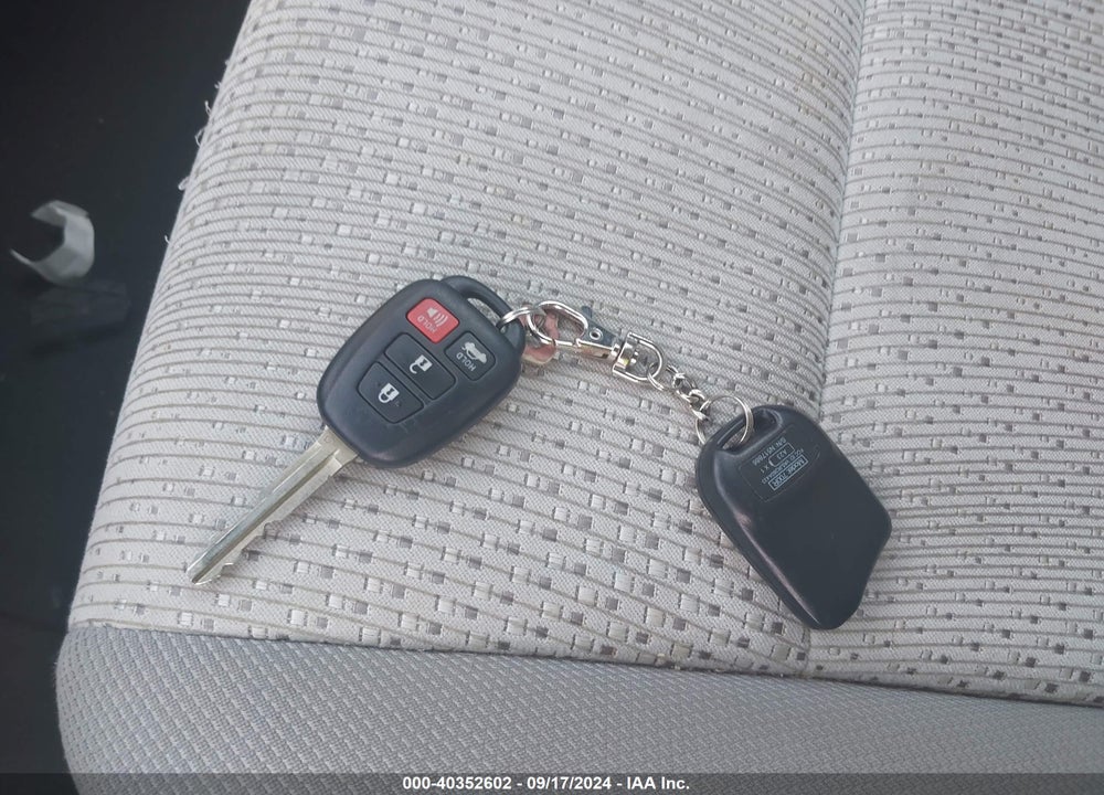 2012 TOYOTA CAMRY LE VIN: 4T4BF1FK2CR163088