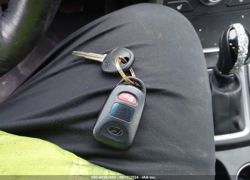 2014 HYUNDAI ELANTRA SE VIN: KMHDH4AE3EU085813