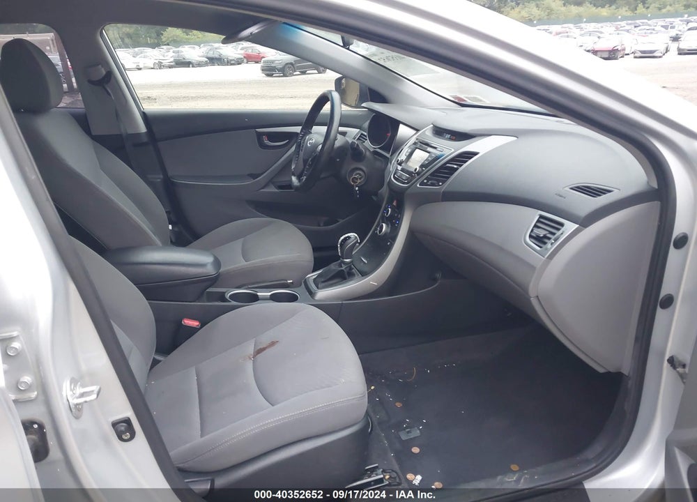 2014 HYUNDAI ELANTRA SE VIN: KMHDH4AE3EU085813