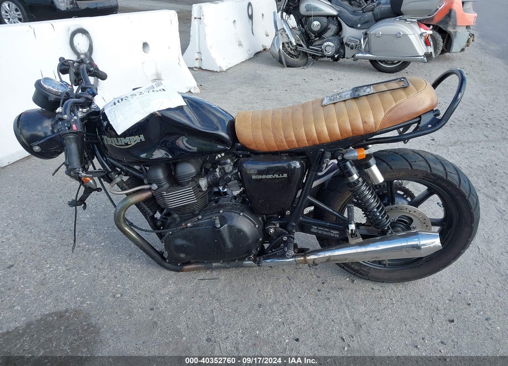 2010 TRIUMPH MOTORCYCLE BONNEVILLE VIN: SMT900K12AT428361