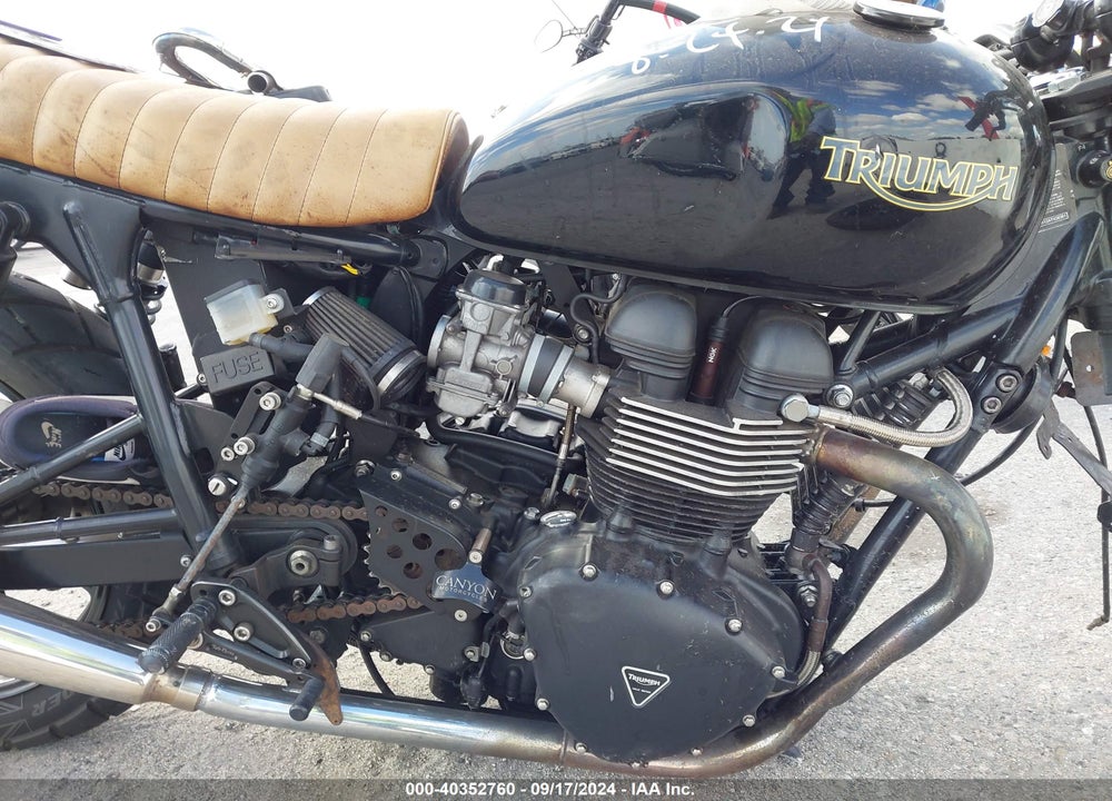 2010 TRIUMPH MOTORCYCLE BONNEVILLE VIN: SMT900K12AT428361
