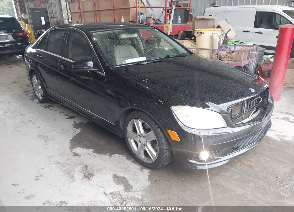 2010 MERCEDES-BENZ C 300 LUXURY/SPORT VIN: WDDGF5EB1AR104360