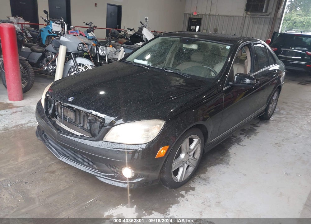2010 MERCEDES-BENZ C 300 LUXURY/SPORT VIN: WDDGF5EB1AR104360