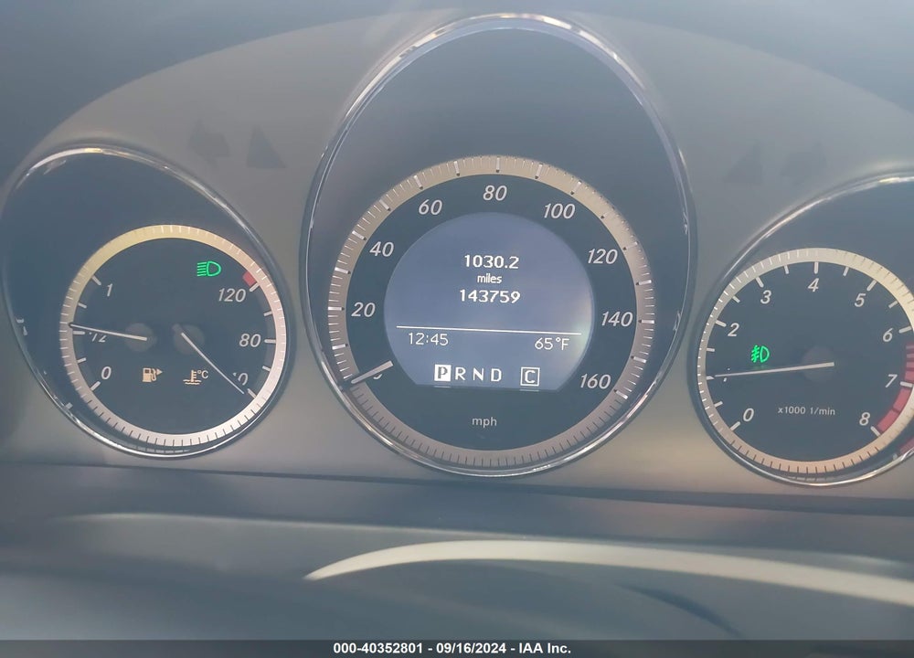 2010 MERCEDES-BENZ C 300 LUXURY/SPORT VIN: WDDGF5EB1AR104360