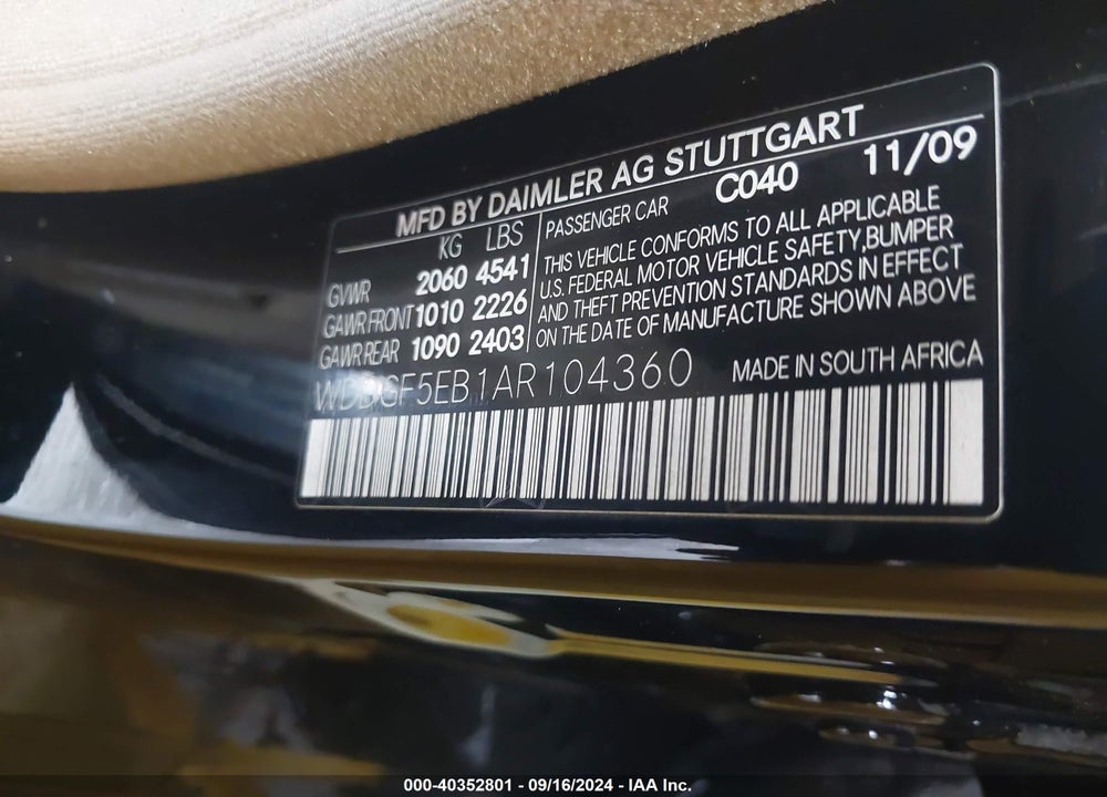 2010 MERCEDES-BENZ C 300 LUXURY/SPORT VIN: WDDGF5EB1AR104360