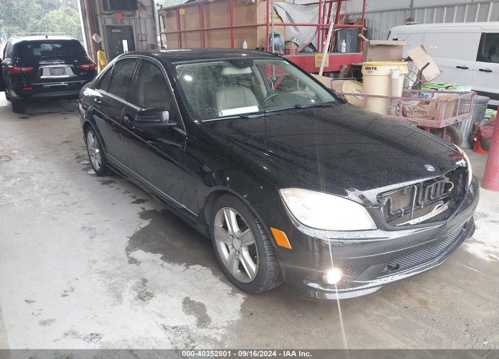 2010 MERCEDES-BENZ C 300 LUXURY/SPORT VIN: WDDGF5EB1AR104360