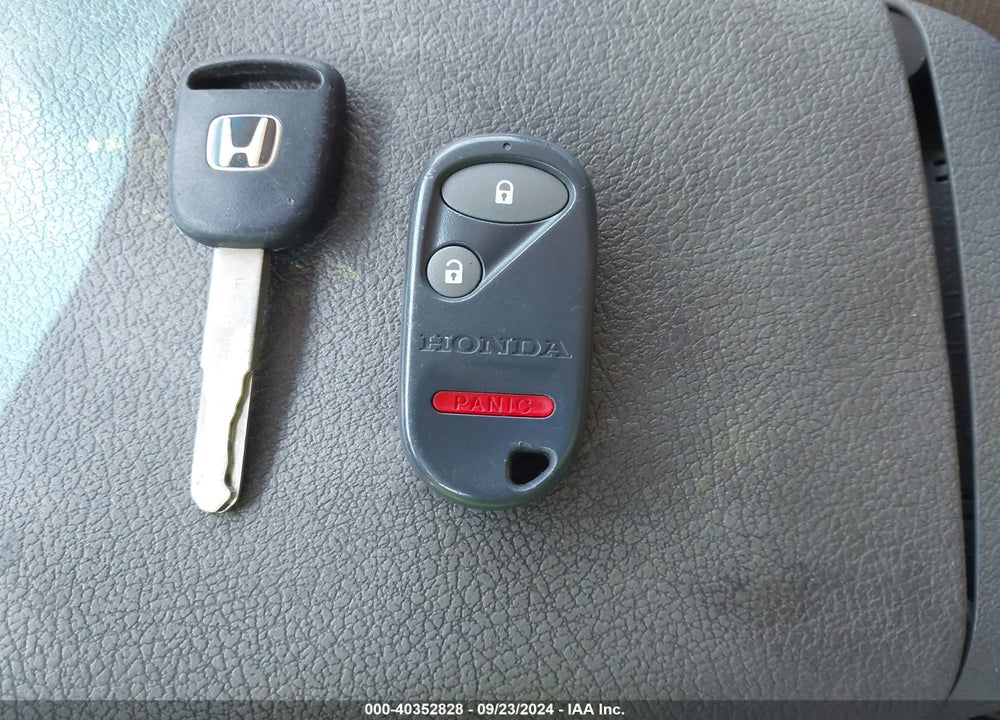 2004 HONDA CIVIC LX VIN: 1HGEM22574L042069